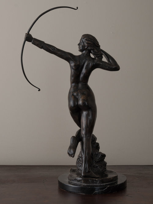 'DIANA THE HUNTRESS' SCULPTURE